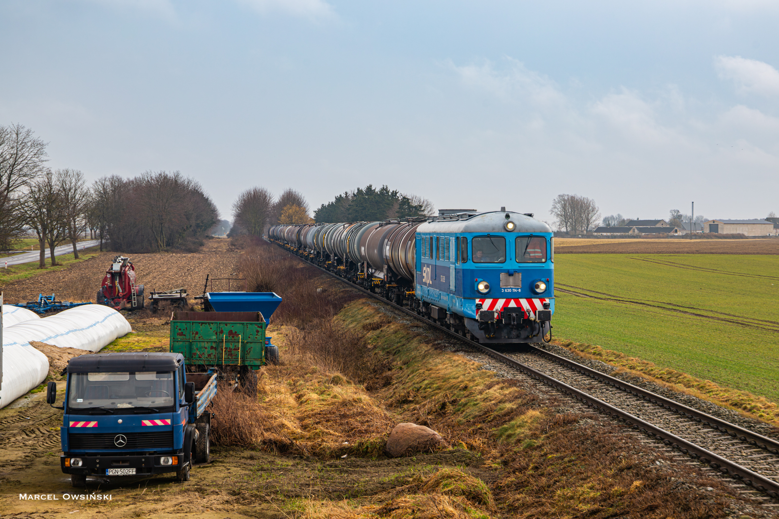 ST43-389 ze składem do bazy