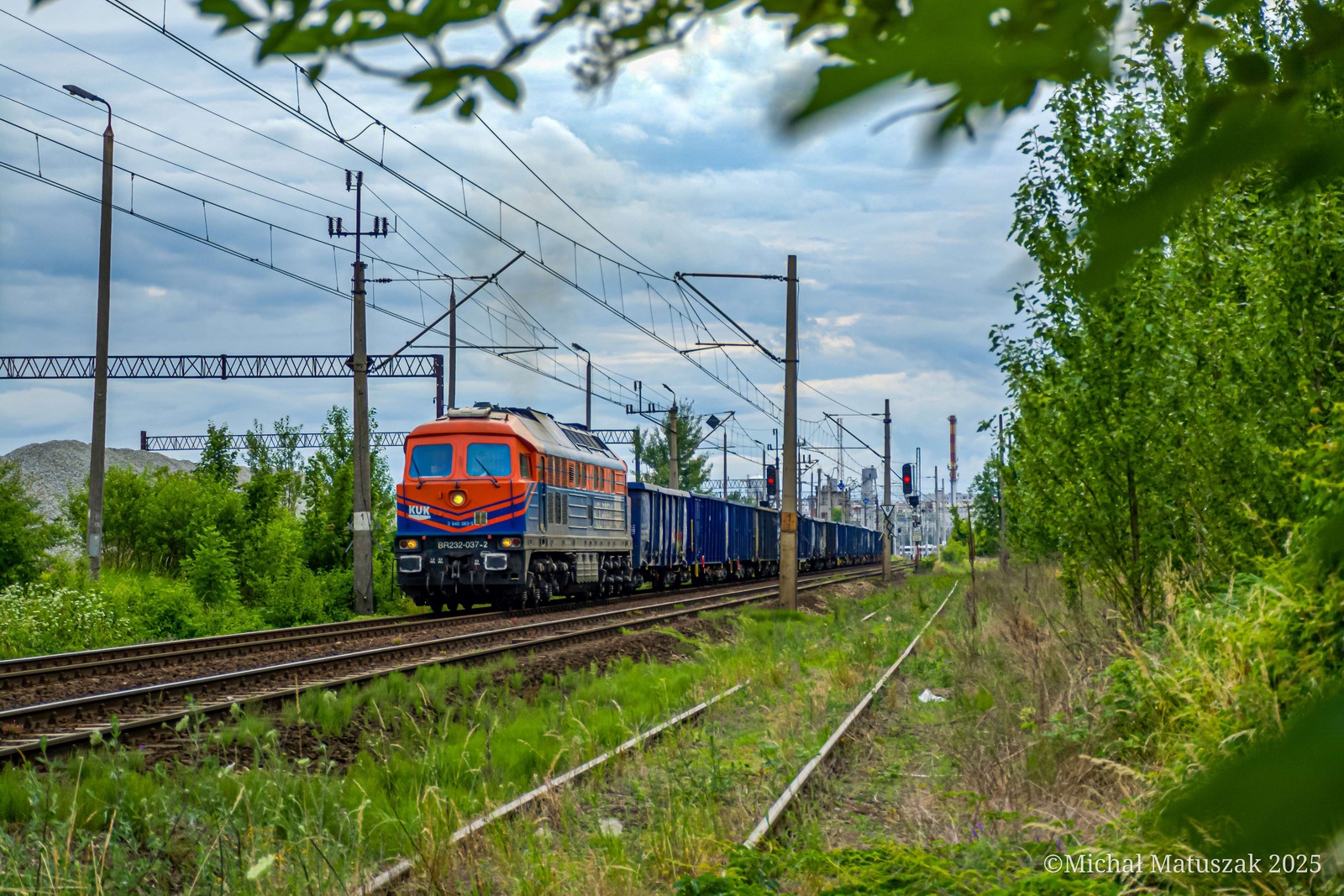 BR232-037-2 opuszcza stację Malbork