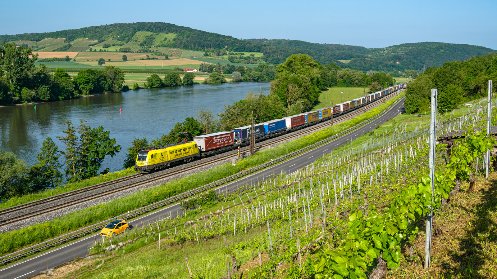 Żółty Taurus ÖBB nad Menem