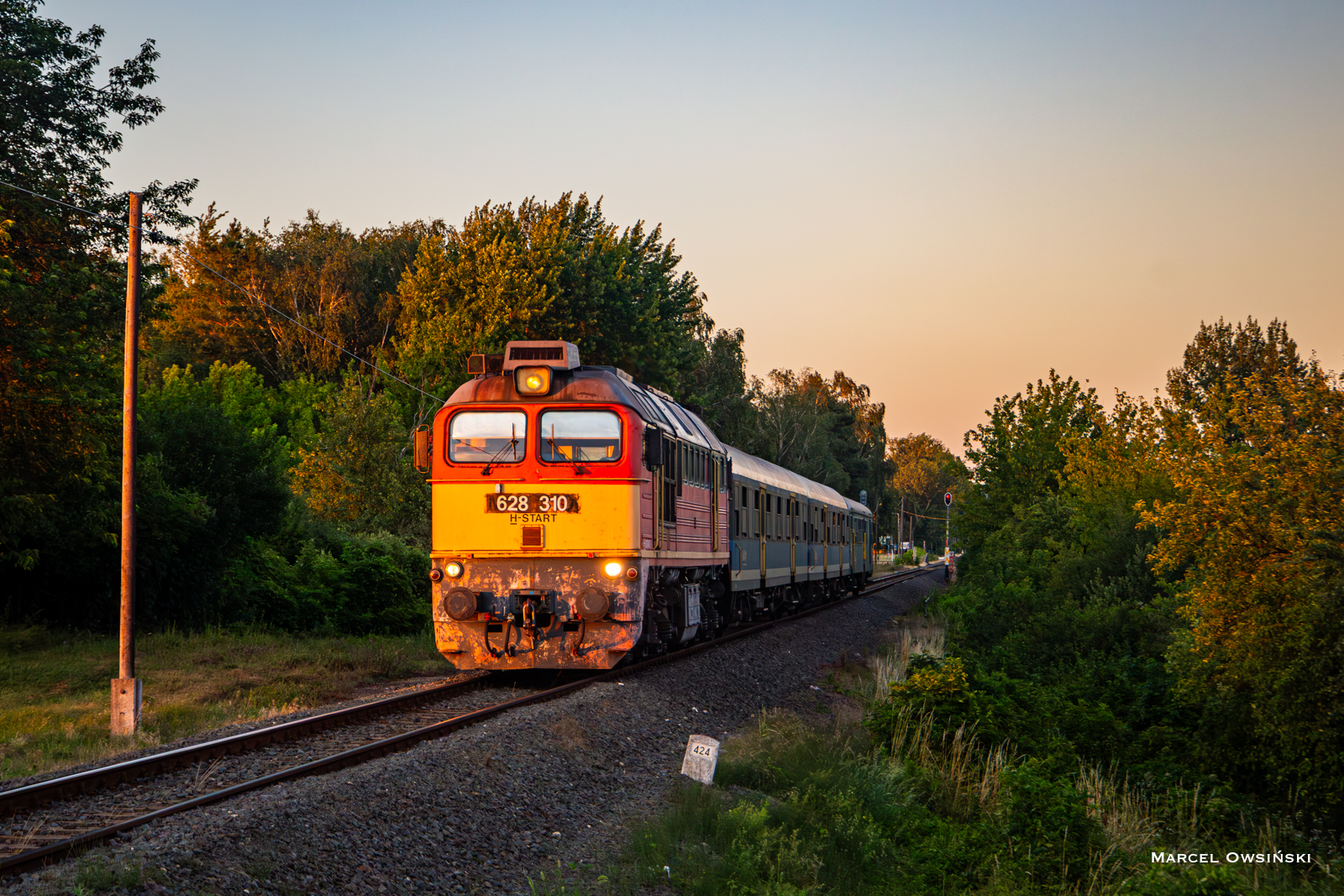 628 310