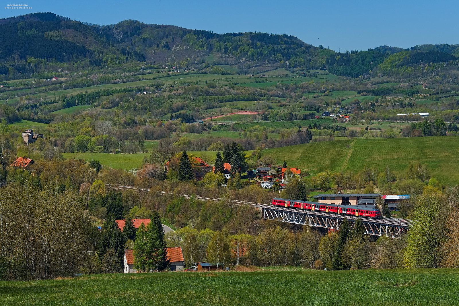 TLK Szczeliniec w drodze do Jeleniej Góry.