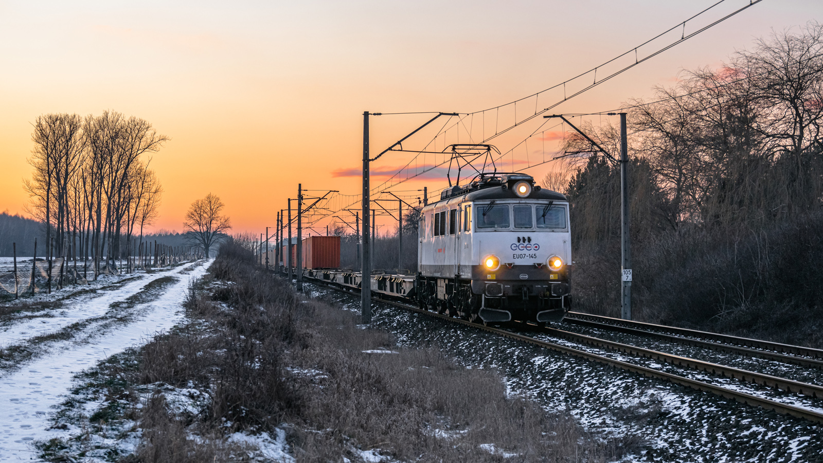 ECCO Rail o zachodzie słońca