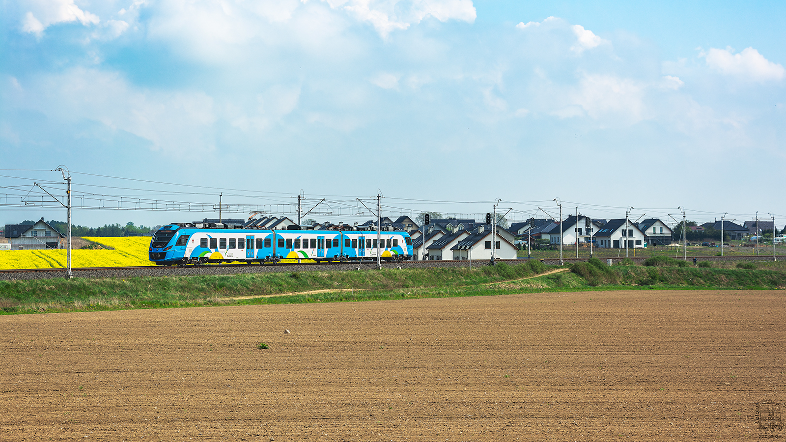 Wśród pól i deweloperek...