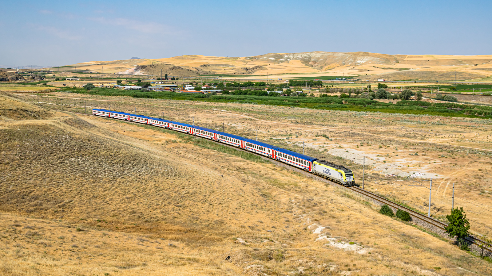 Hyundai Rotem z Izmir Mavi