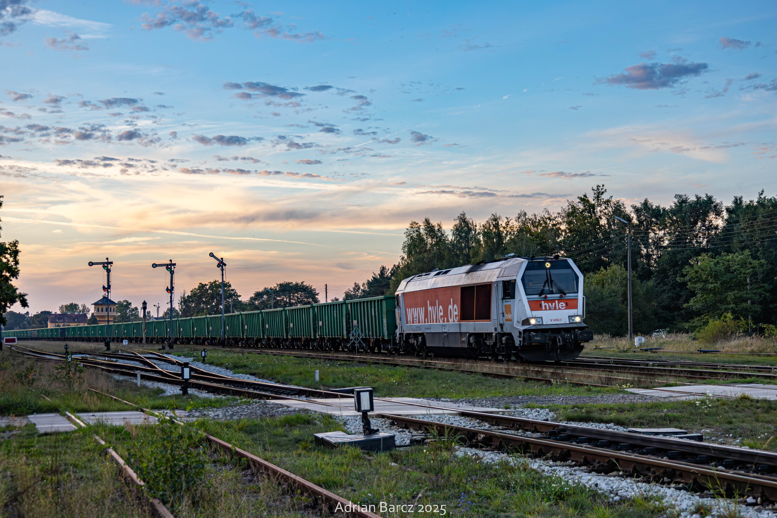 Towarowy o zmierzchu